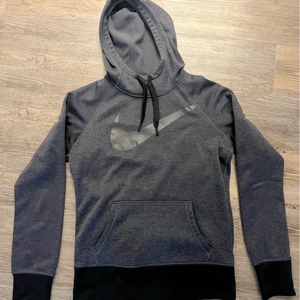 Grey therma-fit Nike scuba hoodie